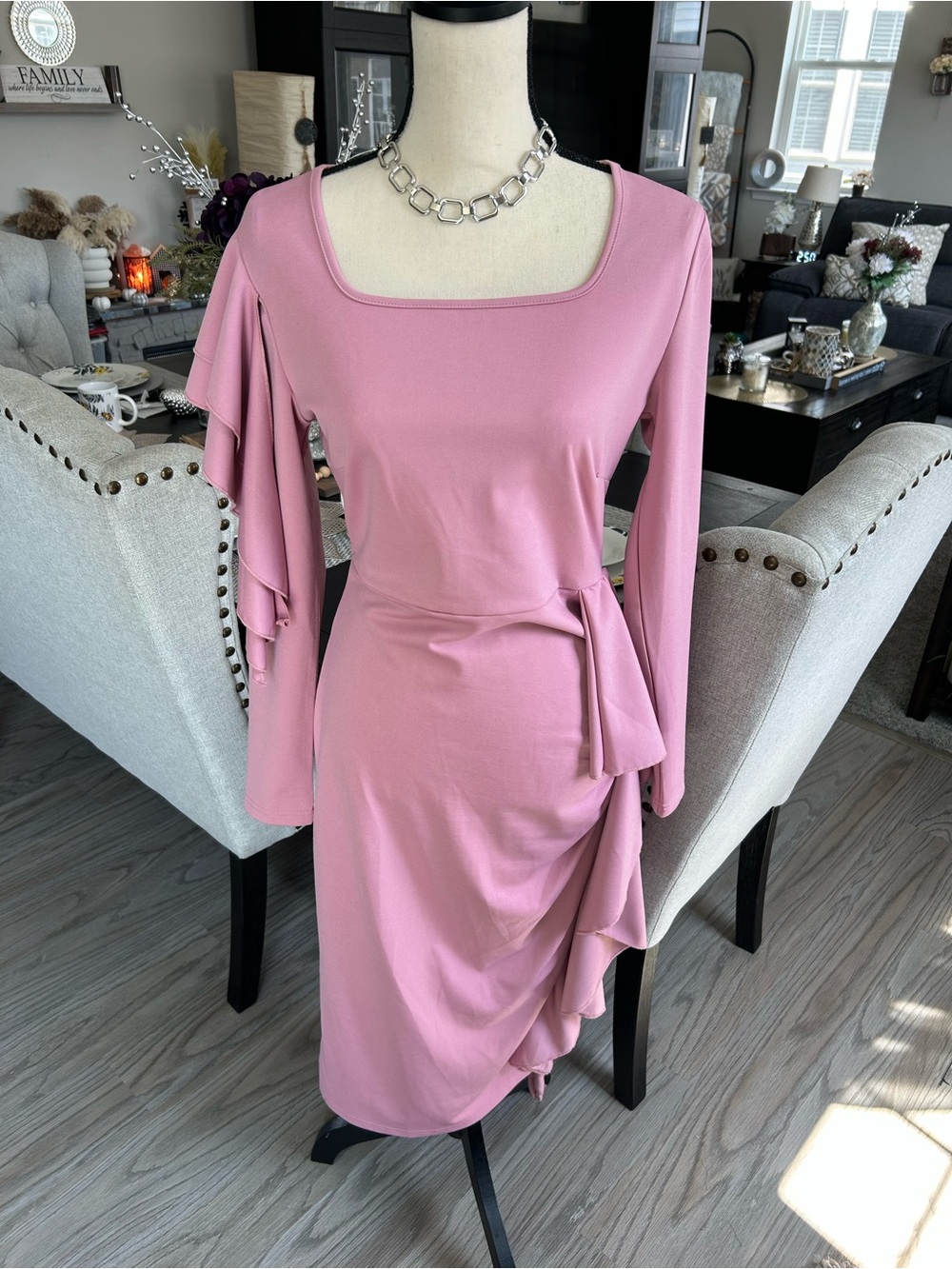 ✨Elegant Pink Ruffled Long-Sleeve Dress